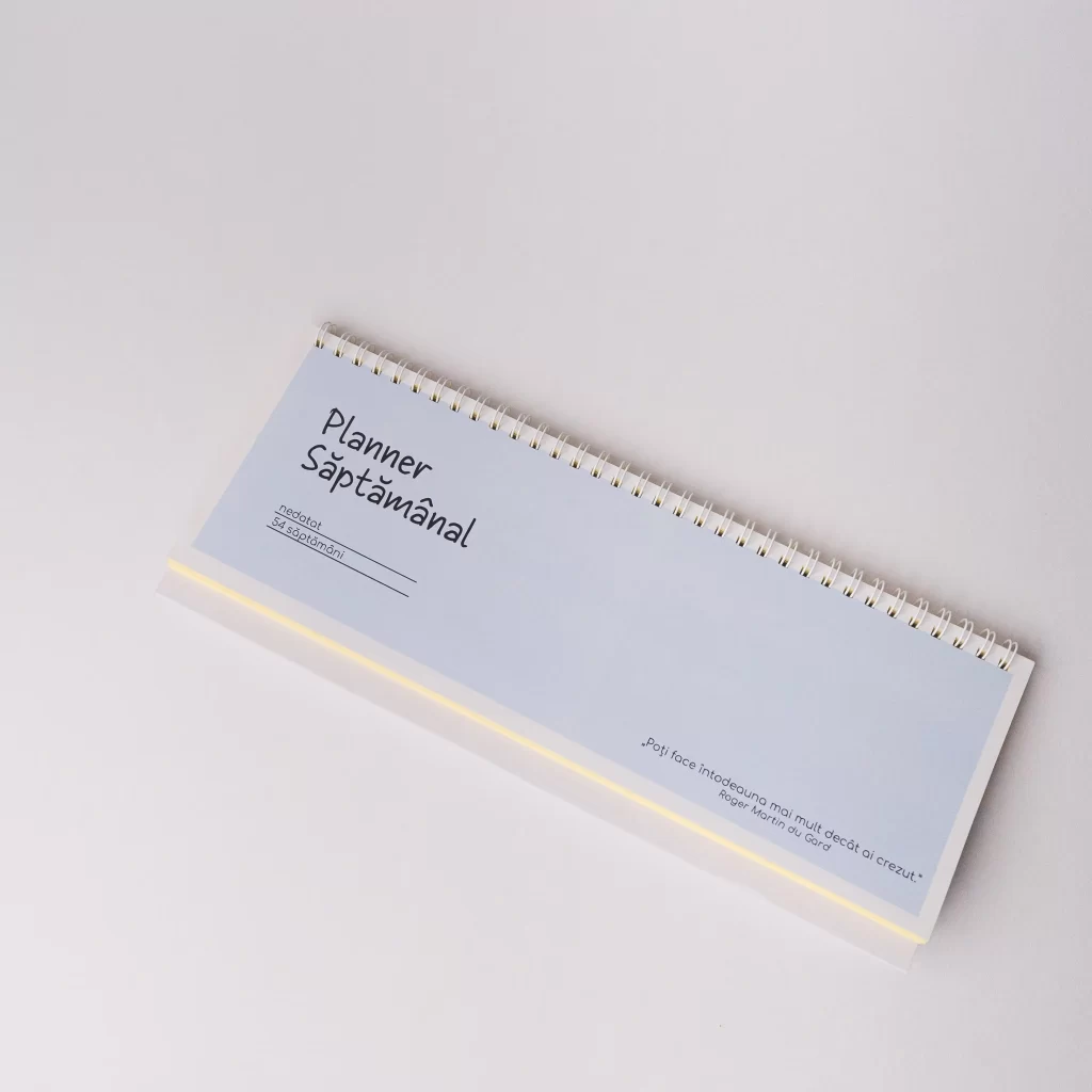 Planner săptămânal nedatat, pregătit pentru urmărirea obiectivelor și activităților