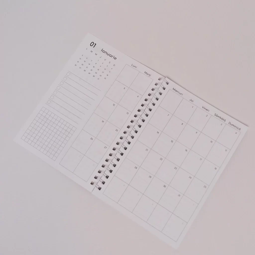 Planner lunar 2026, cu design clar și organizat