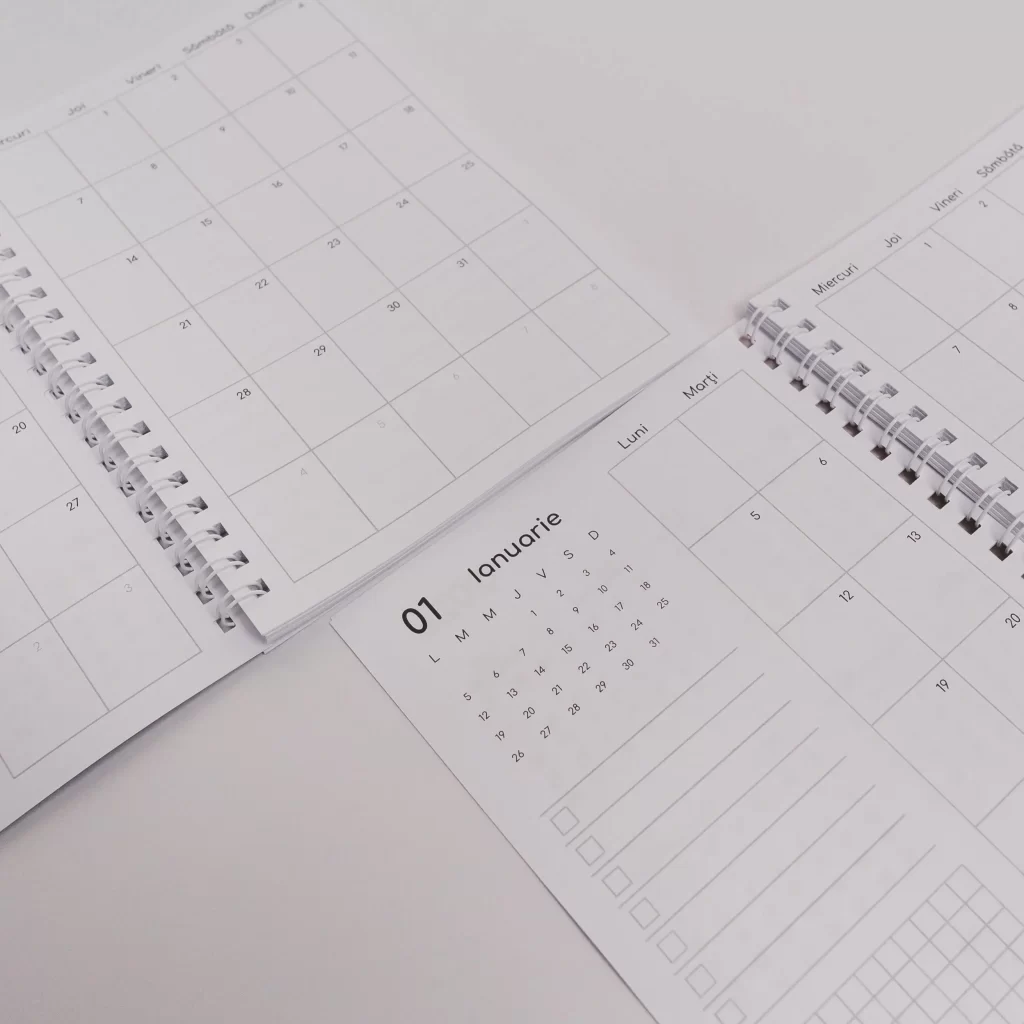 Planner elegant 2026, deschis pe o lună